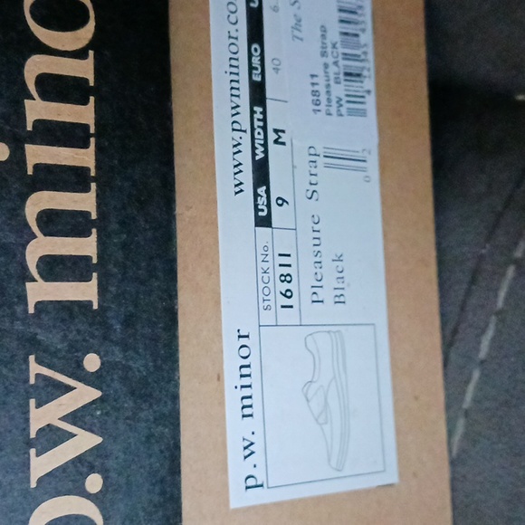 Woman's shoes - Picture 4 of 4